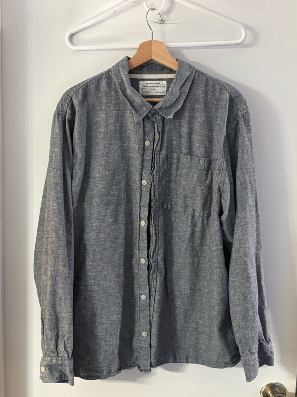 REI Cooperative Men's Heathered Gray Long-Sleeve Button-Down Shirt